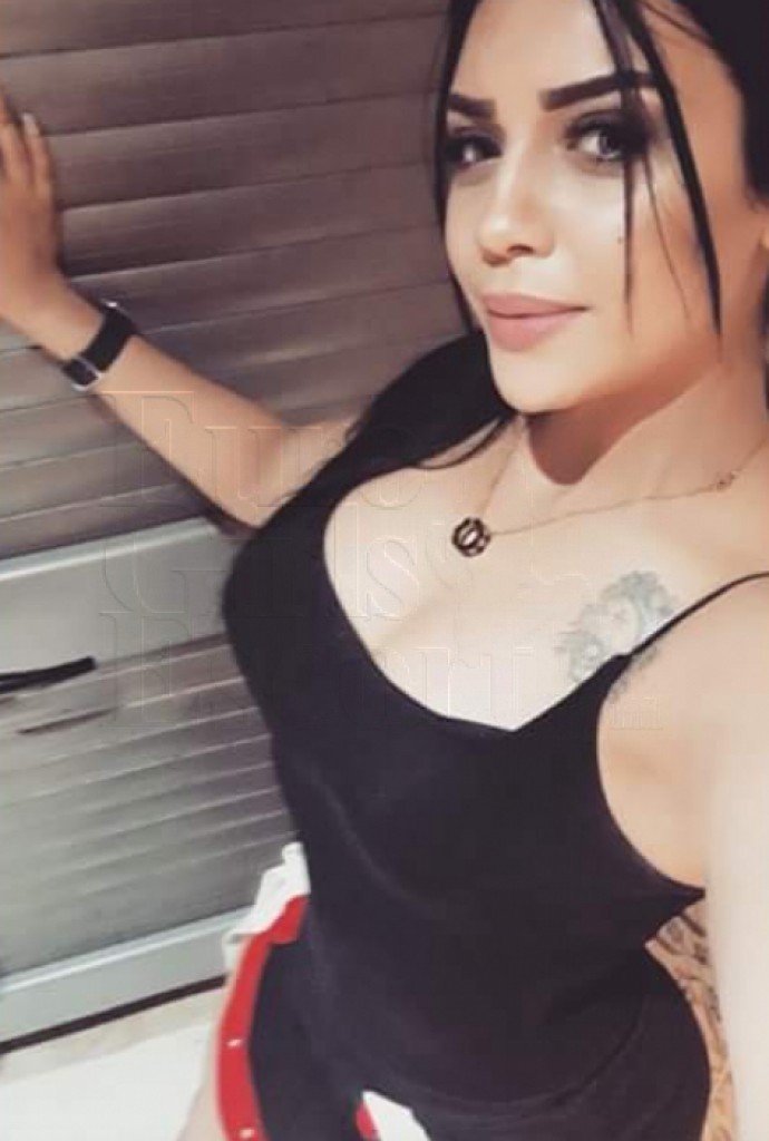 Escorte Zina Ali